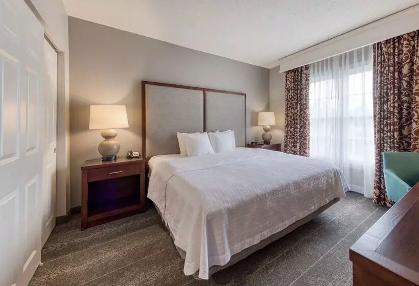 هتل Homewood Suites By Hilton Olmsted Village