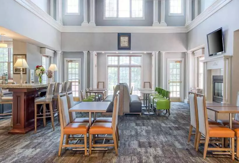 هتل Homewood Suites By Hilton Olmsted Village