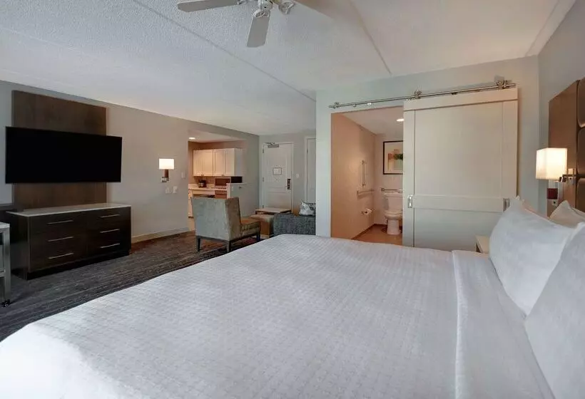 هتل Homewood Suites By Hilton Philadelphia City Avenue
