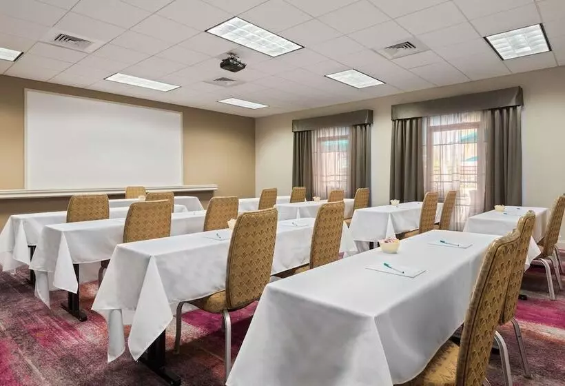 هتل Homewood Suites By Hilton® Orlando Ucf Area