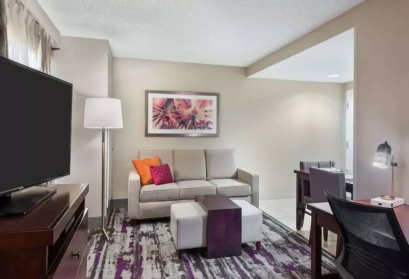 هتل Homewood Suites By Hilton® Orlando Ucf Area