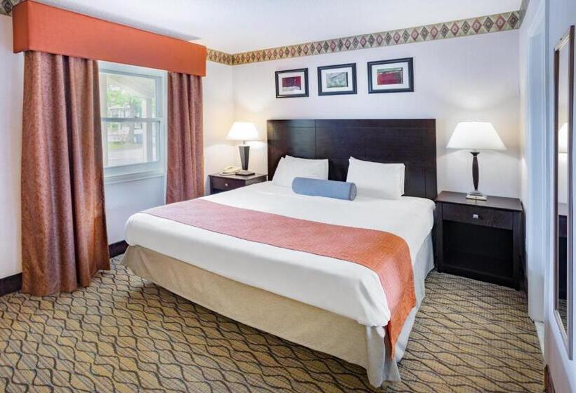 בית מלון כפרי Howard Johnson By Wyndham Lenox