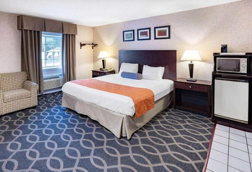 בית מלון כפרי Howard Johnson By Wyndham Lenox