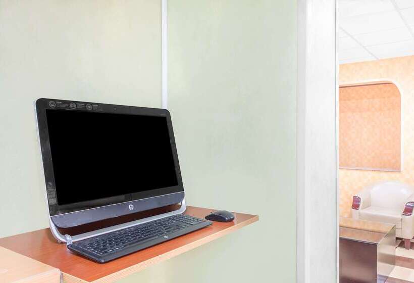 호텔 Howard Johnson By Wyndham North Bergen