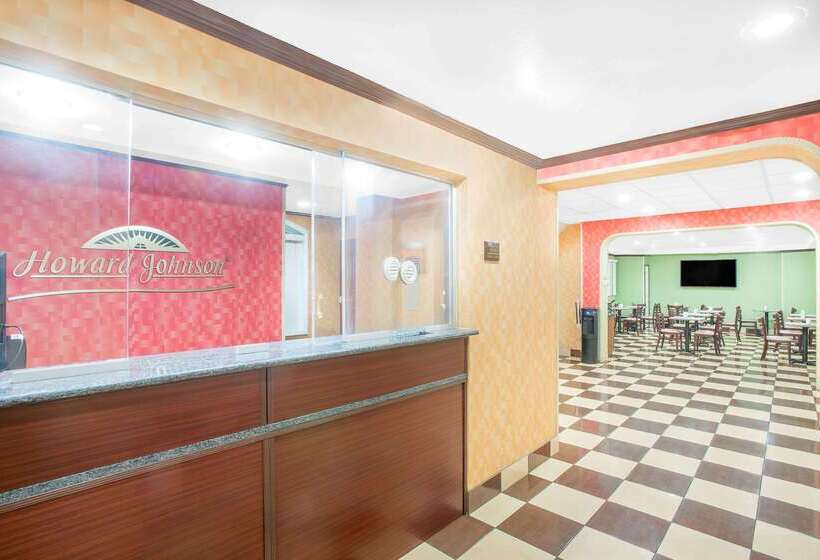 호텔 Howard Johnson By Wyndham North Bergen