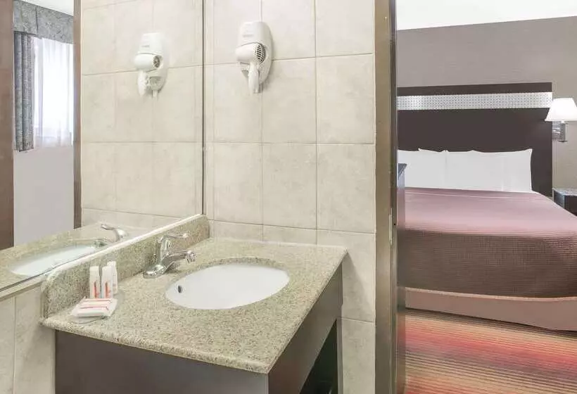 酒店 Howard Johnson By Wyndham North Bergen