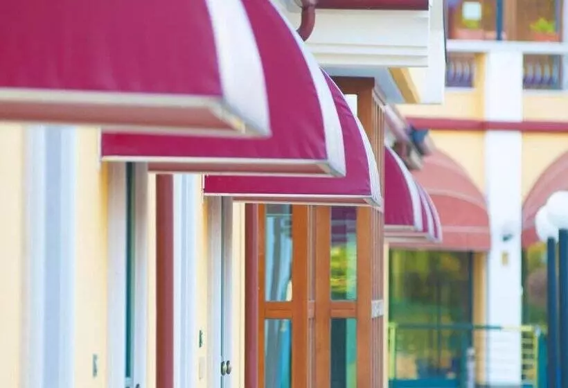 Отель La Rondinaia in Eurocongressi