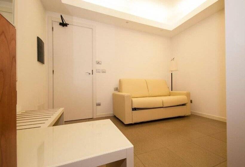 فندق La Rondinaia in Eurocongressi