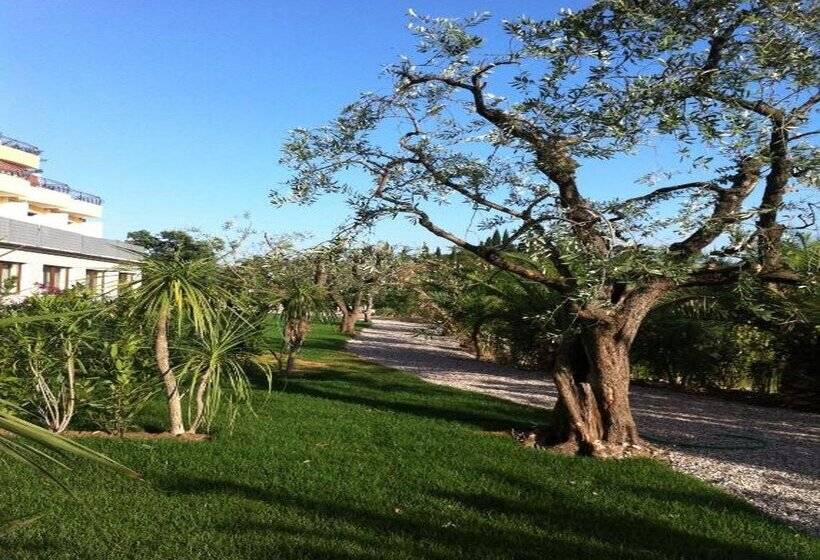 فندق La Rondinaia in Eurocongressi