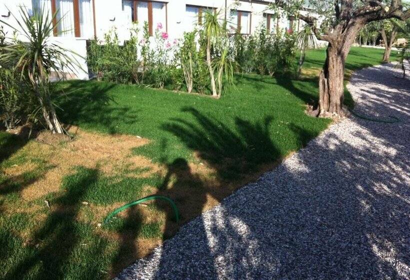 فندق La Rondinaia in Eurocongressi