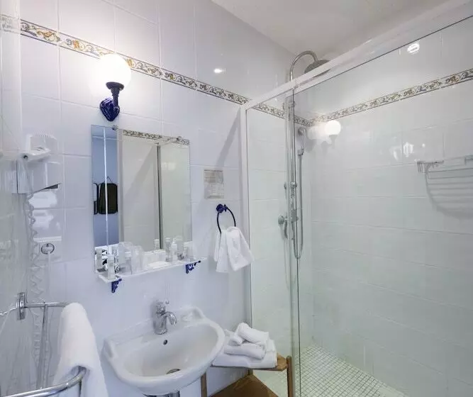 هتل L'instant Sévigné