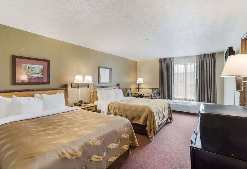 בית מלון כפרי Quality Inn & Suites