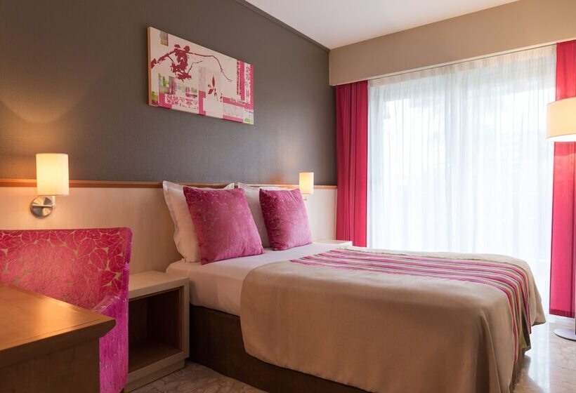 فندق The Originals Boutique, Hôtel Les Strélitzias, Antibes Juan Les Pins