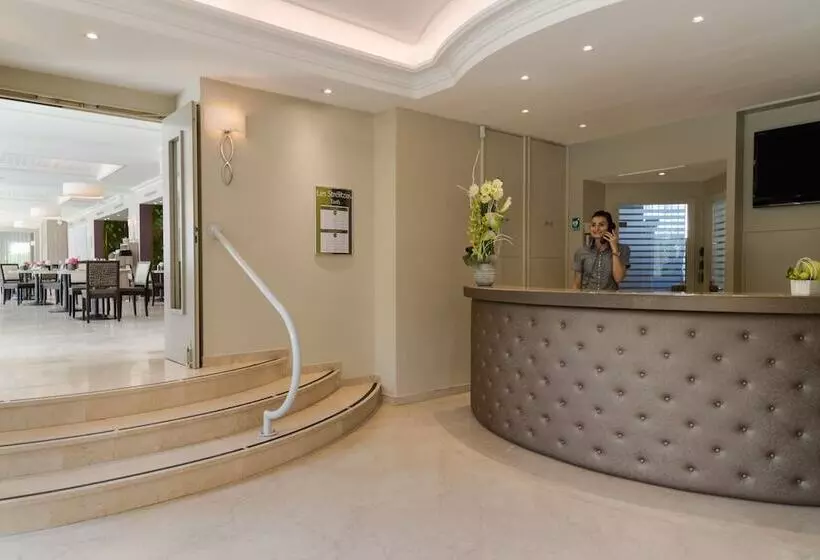 Отель The Originals Boutique, Hôtel Les Strélitzias, Antibes Juan Les Pins