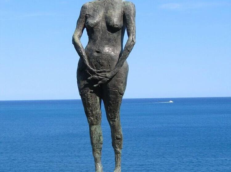 فندق The Originals Boutique, Hôtel Les Strélitzias, Antibes Juan Les Pins