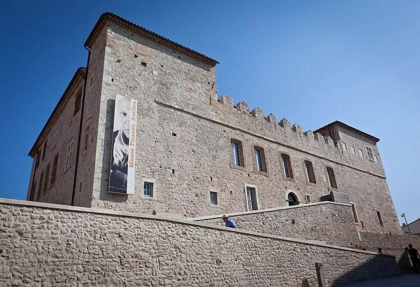 فندق The Originals Boutique, Hôtel Les Strélitzias, Antibes Juan Les Pins