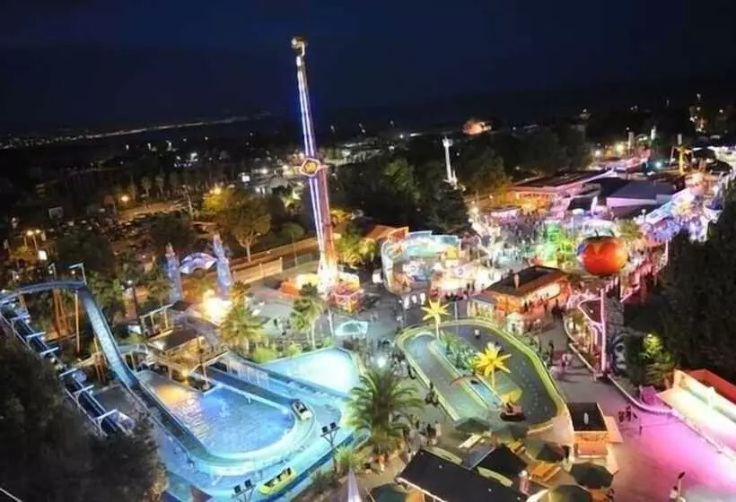 Отель The Originals Boutique, Hôtel Les Strélitzias, Antibes Juan Les Pins