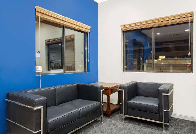 Howard Johnson By Wyndham St. George Hotel & Suites