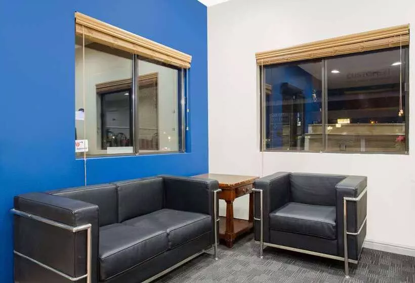 Howard Johnson By Wyndham St. George Hotel & Suites