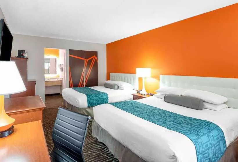 Howard Johnson By Wyndham St. George Hotel & Suites