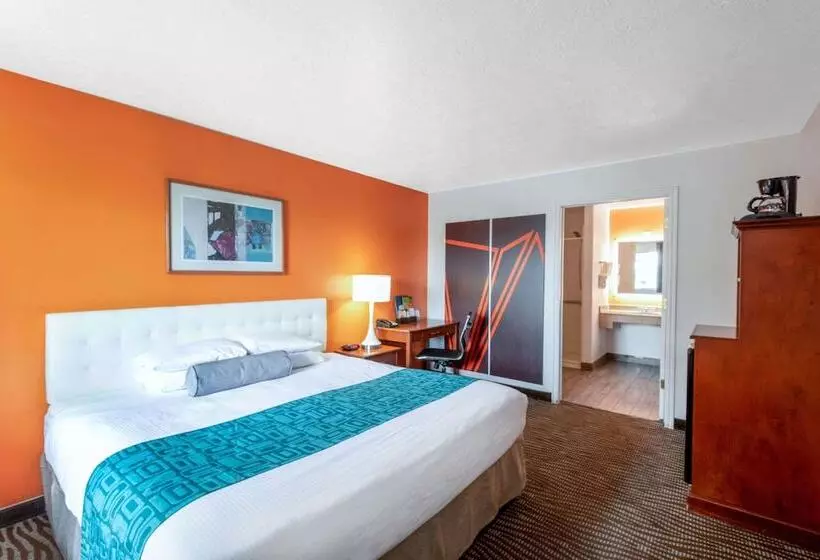 Howard Johnson By Wyndham St. George Hotel & Suites