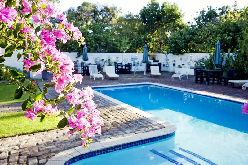 Hotelli Camdeboo Cottages