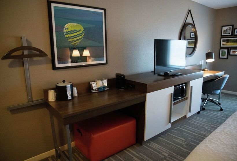 Hampton Inn & Suites Fresno