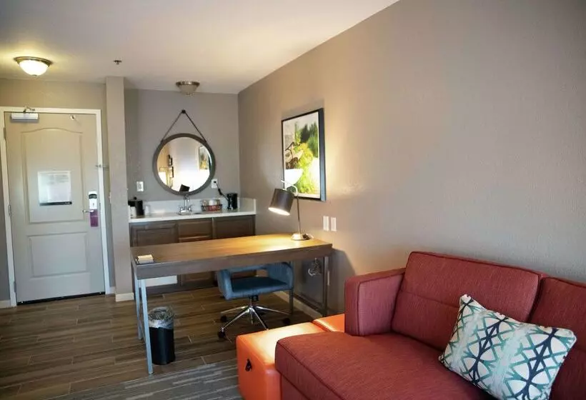 Hampton Inn & Suites Fresno