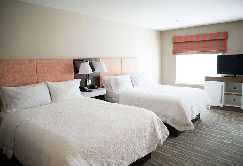 Hampton Inn & Suites Fresno