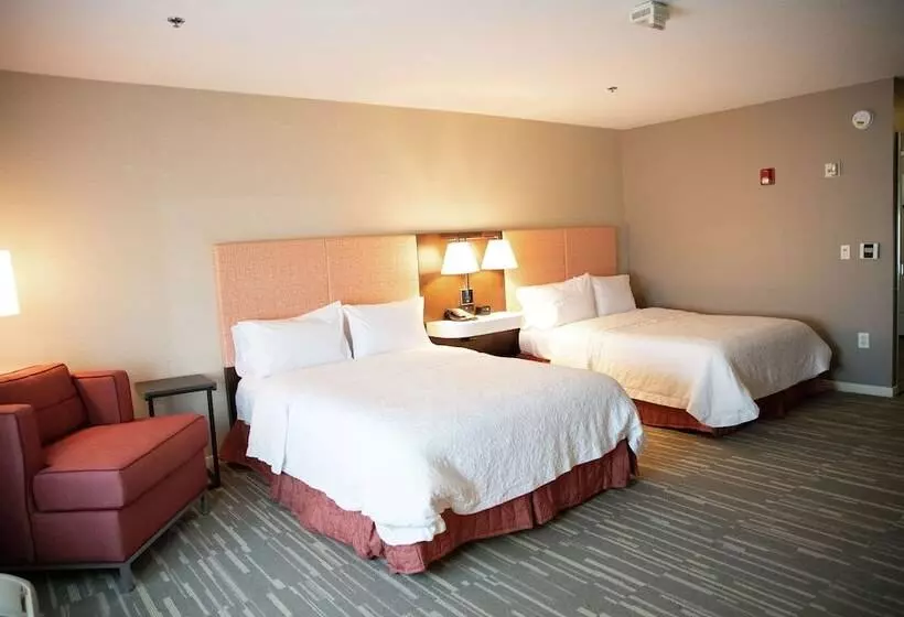 Hampton Inn & Suites Fresno