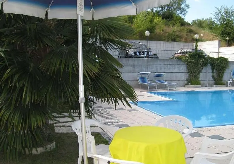 Hotelli Albergo Boomerang