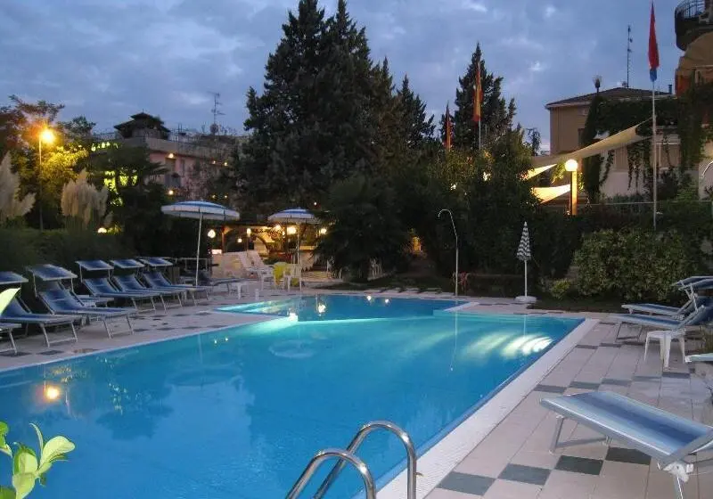Hotelli Albergo Boomerang