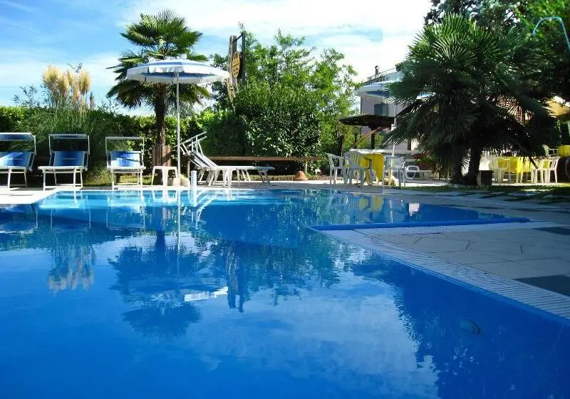 Hotelli Albergo Boomerang