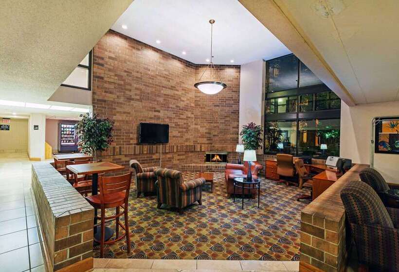 هتل Americinn By Wyndham Omaha