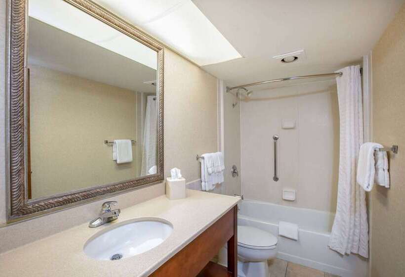 هتل Americinn By Wyndham Omaha