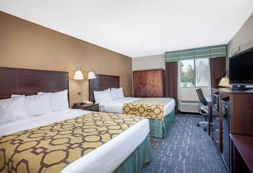 בית מלון כפרי Baymont By Wyndham Saraland