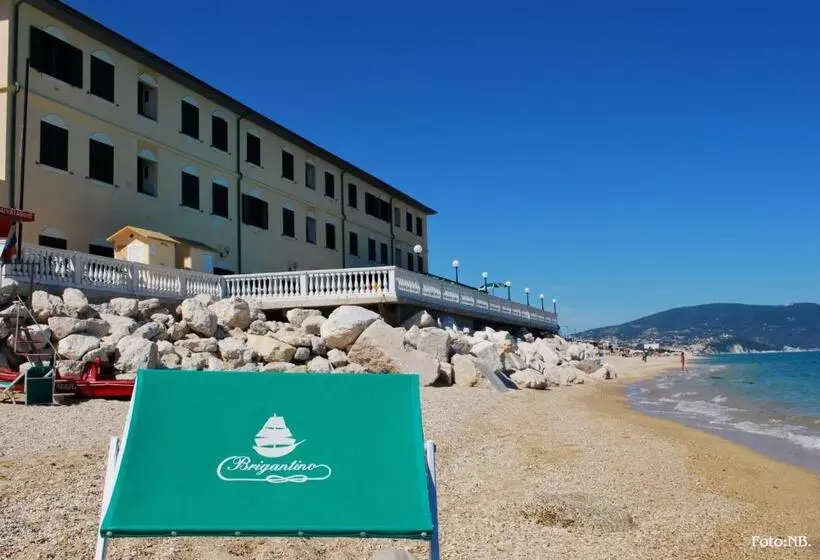 Hotel Brigantino Non Dista