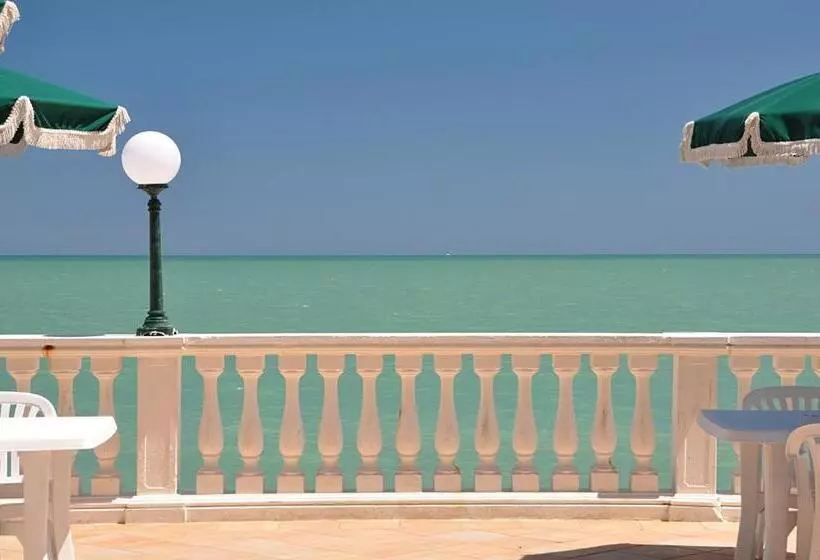 Hotel Brigantino Non Dista