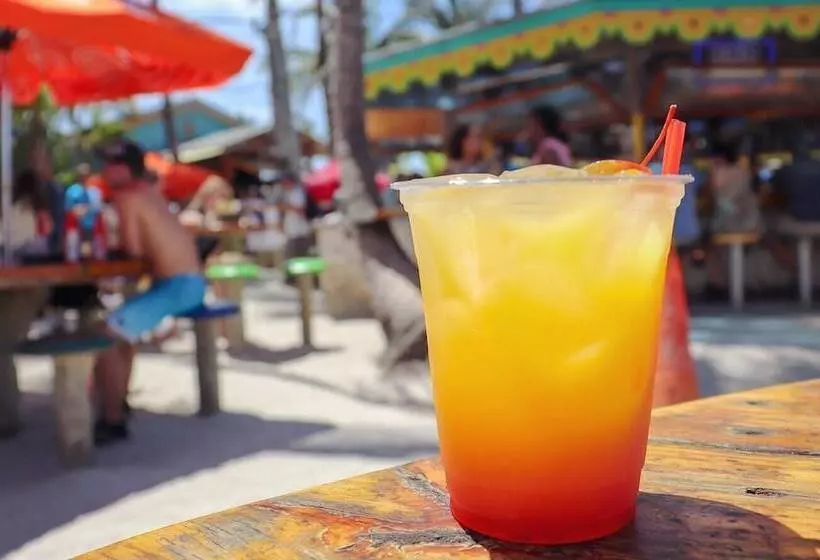 호텔 Capt Hirams Resort