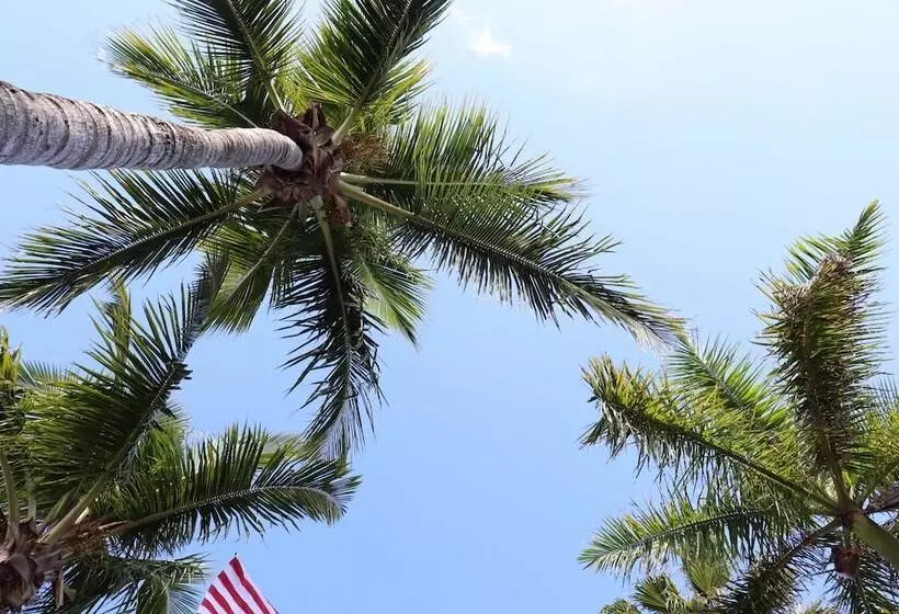 호텔 Capt Hirams Resort