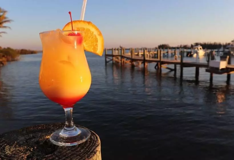 호텔 Capt Hirams Resort