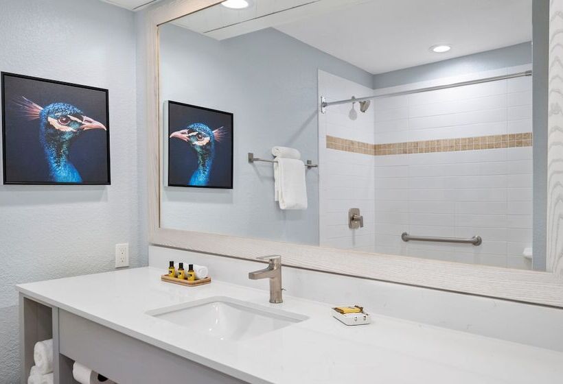 Отель Capt Hirams Resort