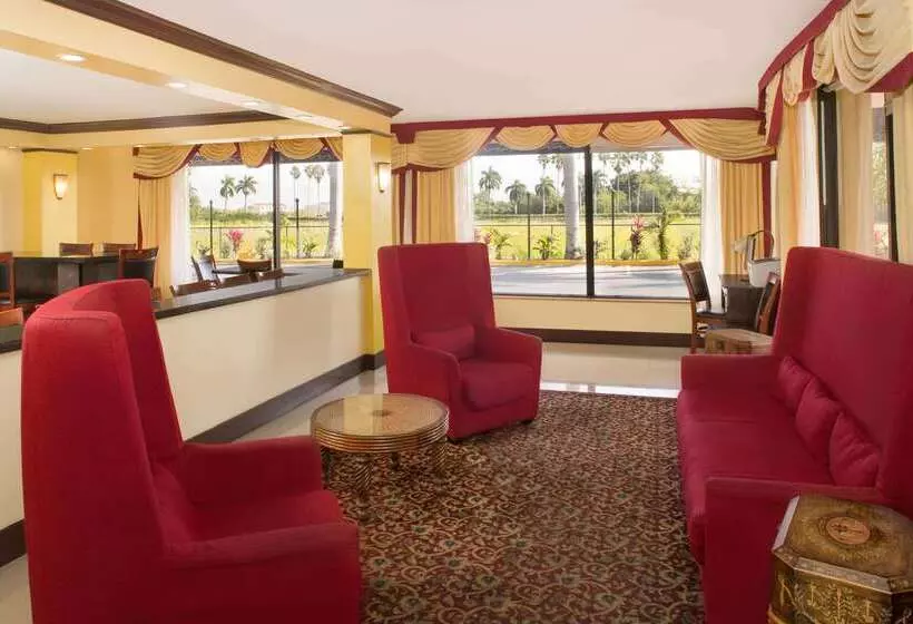 هتل Days Inn By Wyndham Florida City