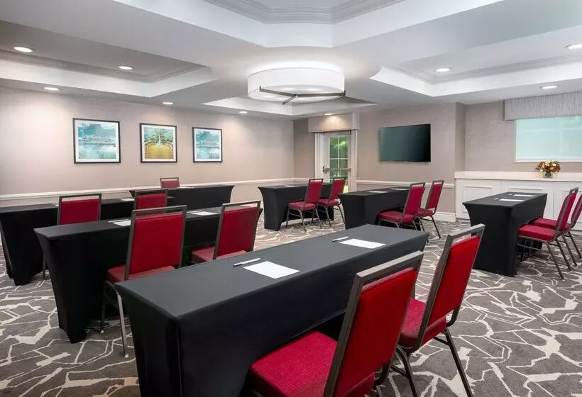 Отель Hampton Inn Boston Bedford Burlington