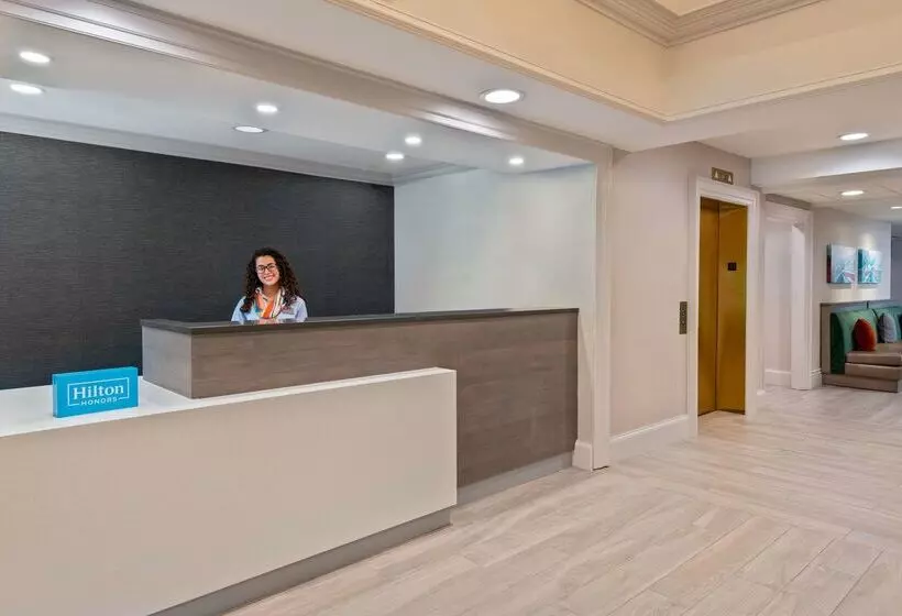 Отель Hampton Inn Boston Bedford Burlington