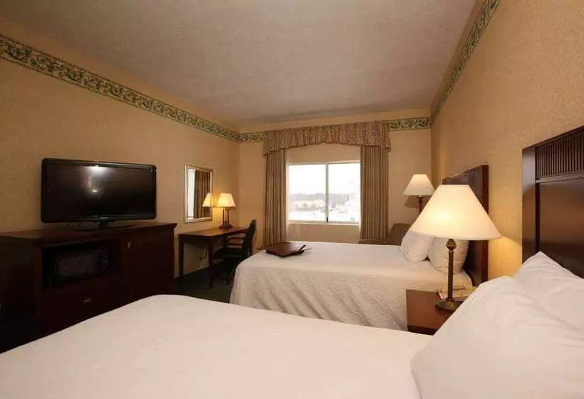 هتل Hampton Inn Colchester