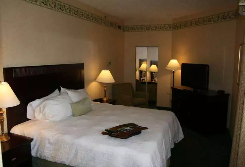 هتل Hampton Inn Colchester