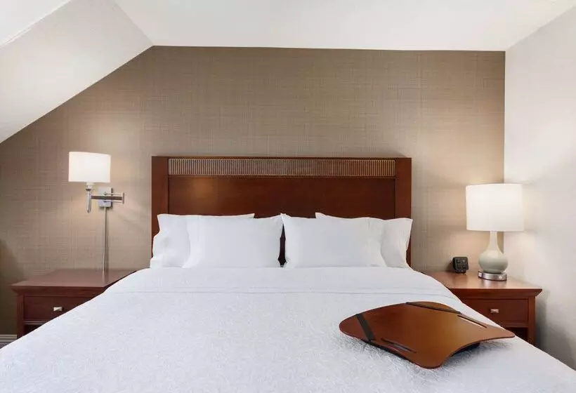 هتل Hampton Inn Colchester