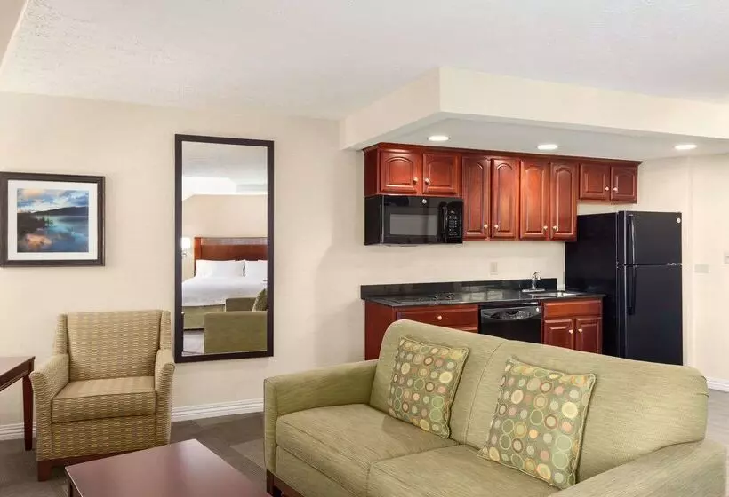 هتل Hampton Inn Colchester