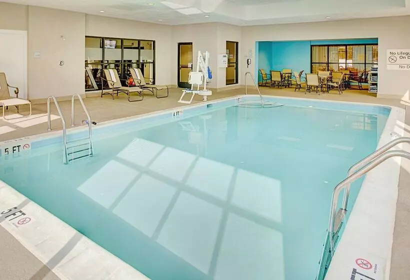 هتل Hampton Inn Columbia